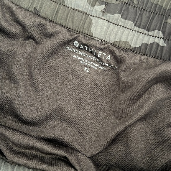 Athleta Mesh Race Run Short 4” camo - Picture 2 of 3